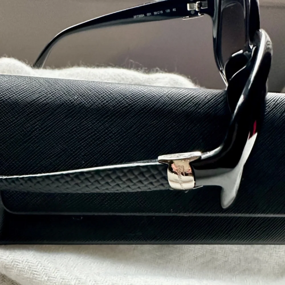 Salvatore Ferragamo Designer Sunglasses - Picture 5 of 6
